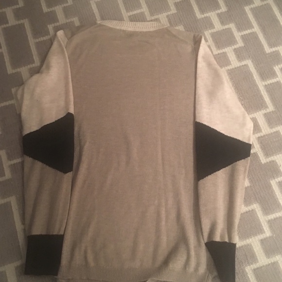 Decker sweater. - Picture 3 of 4